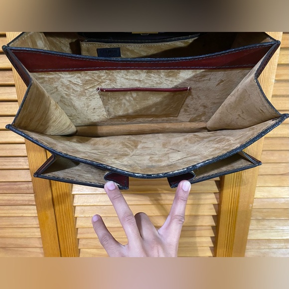 Red F.Lli Mugnai Firenze bag with detachable strap and gold detailing - Picture 6 of 8